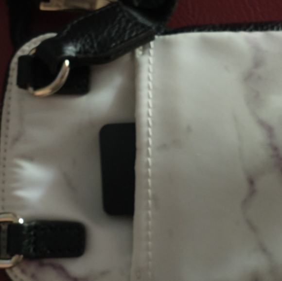 AIMEE KESTENBERG Marble 'Just Saying' Crossbody - Picture 10 of 14